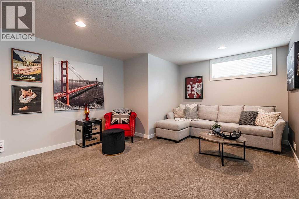 8 Hamptons Crescent SE - Image 33