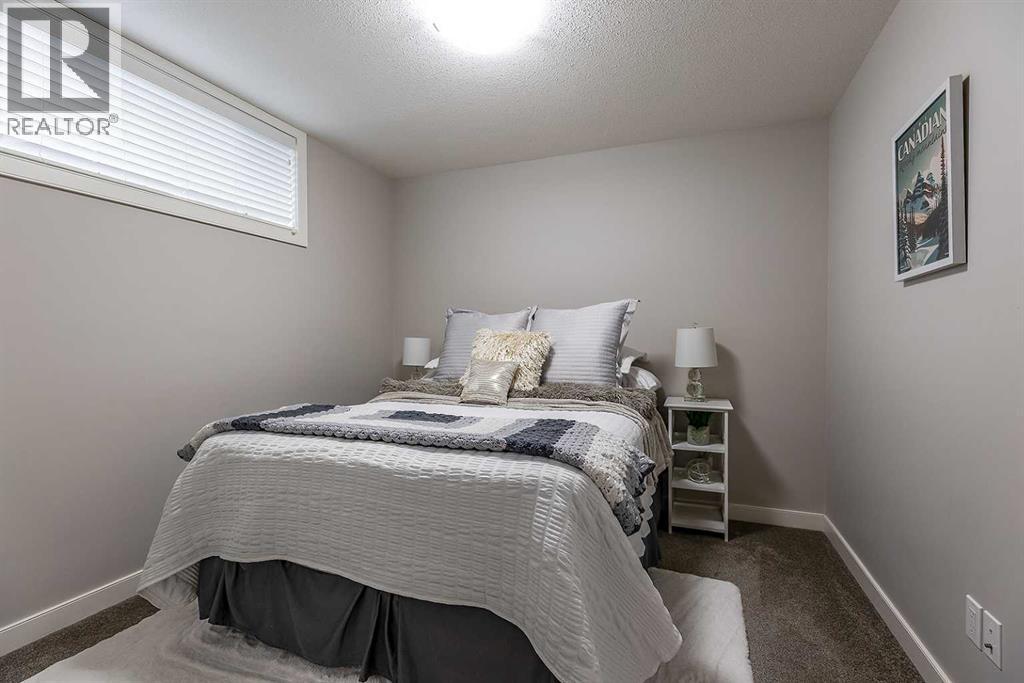 8 Hamptons Crescent SE - Image 36