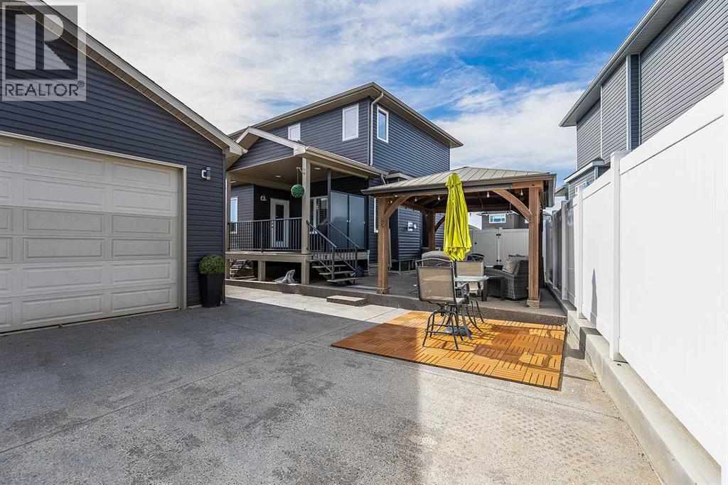 8 Hamptons Crescent SE - Image 43