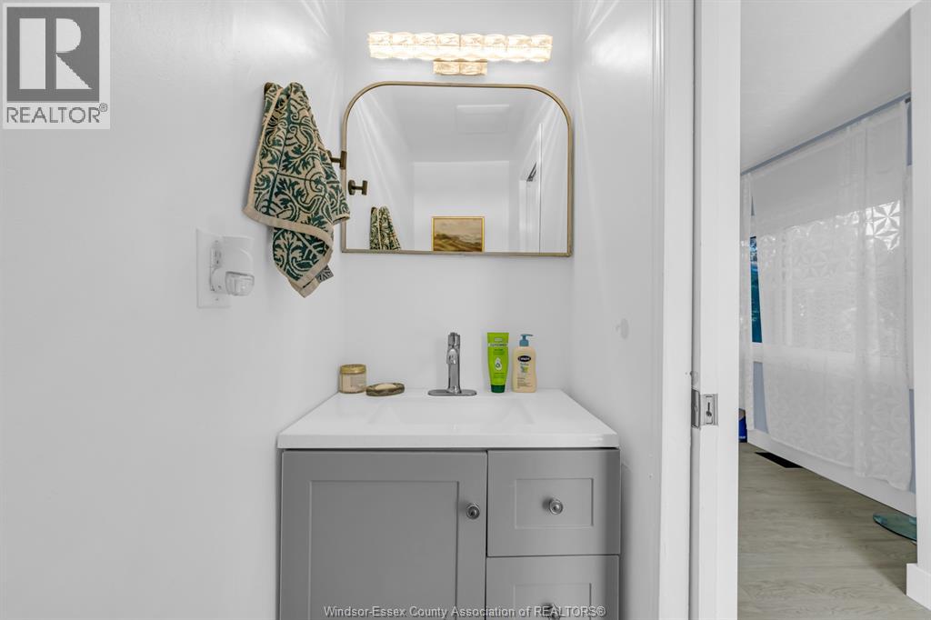 3660 ROXBOROUGH - 19