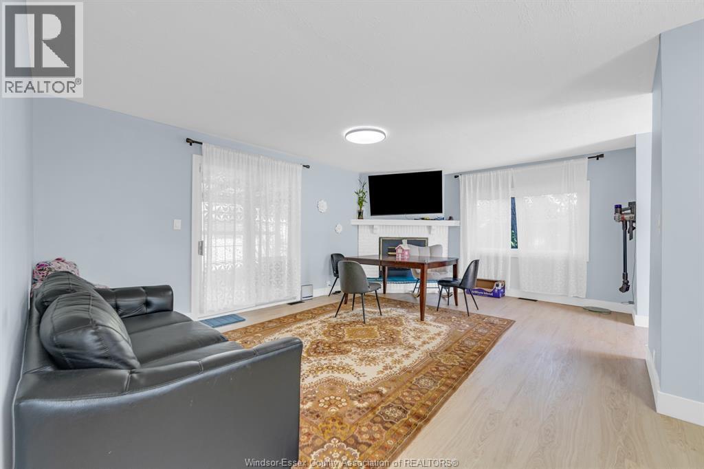 3660 ROXBOROUGH - 15