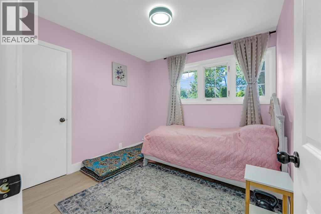 3660 ROXBOROUGH - 22