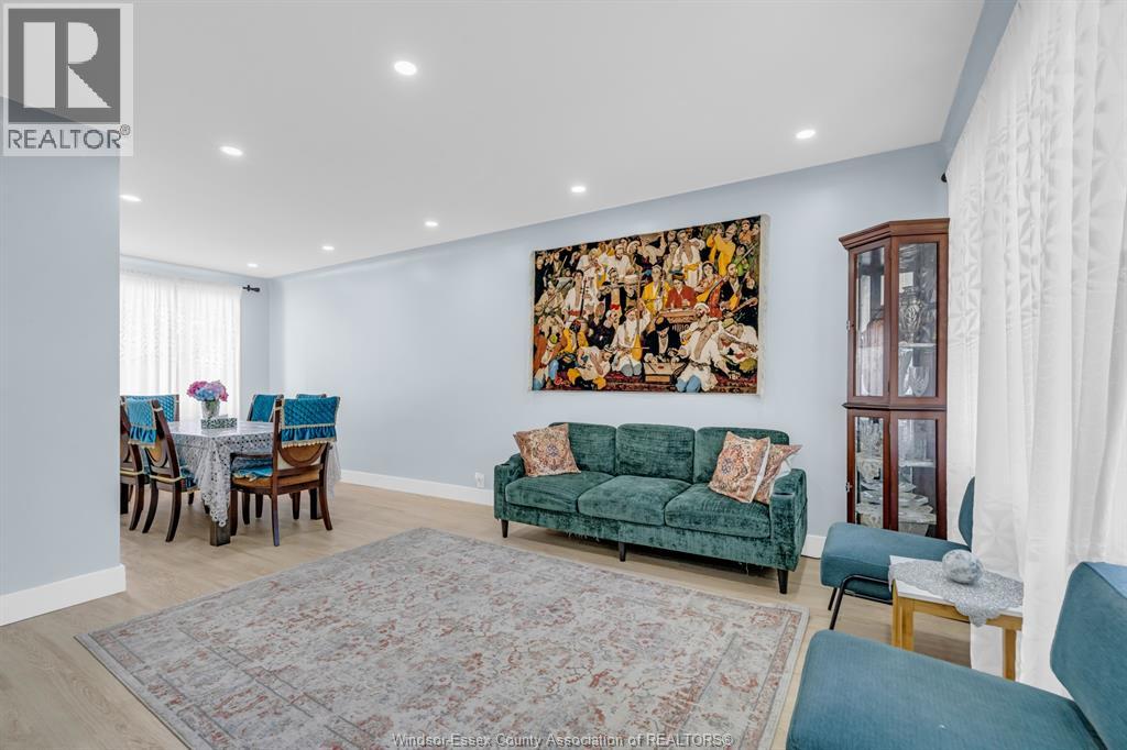 3660 ROXBOROUGH - 6