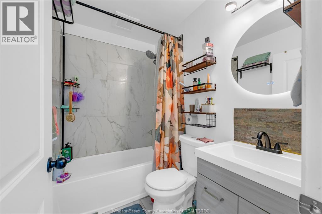 3660 ROXBOROUGH - Image 25