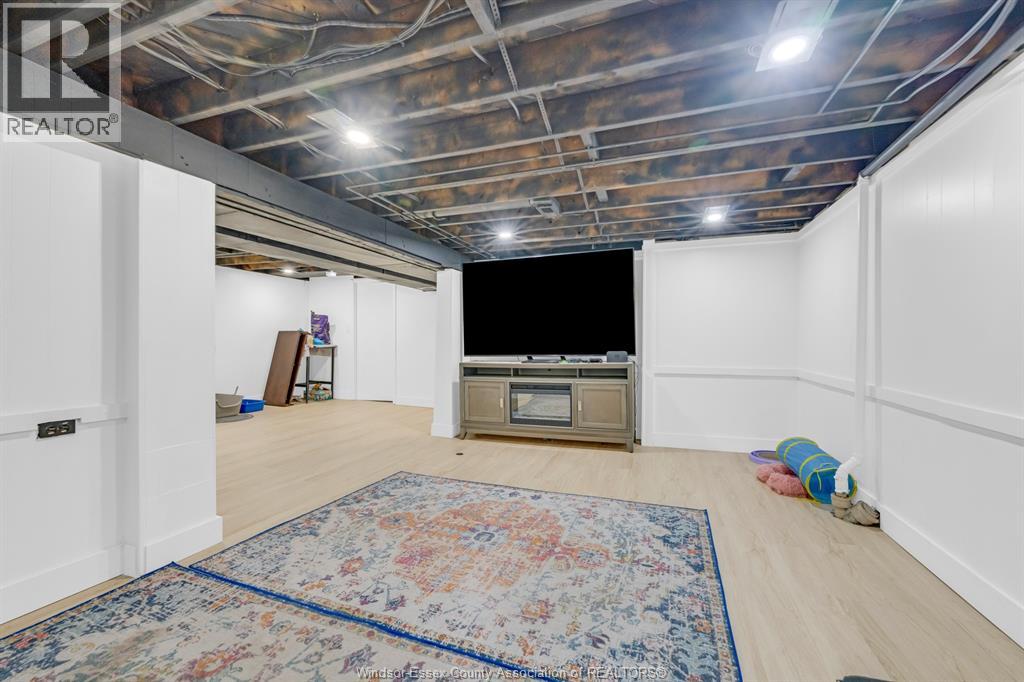 3660 ROXBOROUGH - 28