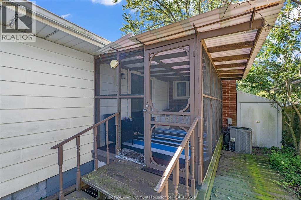 3660 ROXBOROUGH - 34