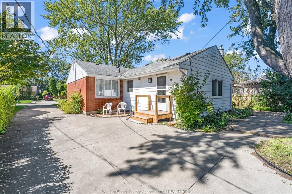 3660 ROXBOROUGH - 36