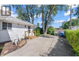 3660 Roxborough, Windsor, ON N9E3A2 Photo 37