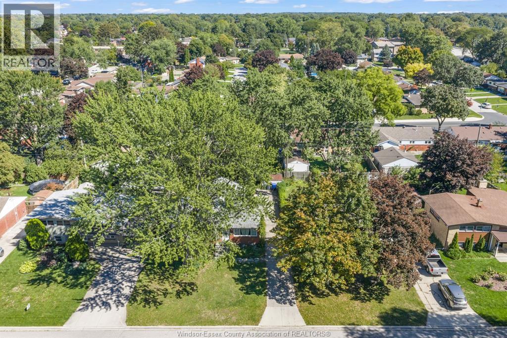 3660 ROXBOROUGH - 39