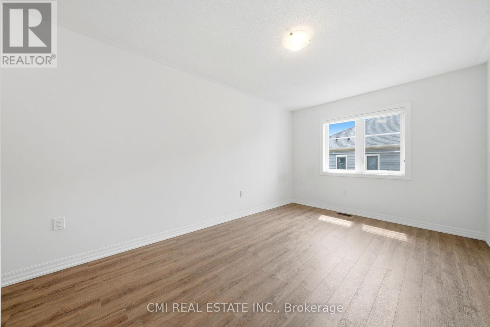 2 GEORGE ELLIS DRIVE - 32