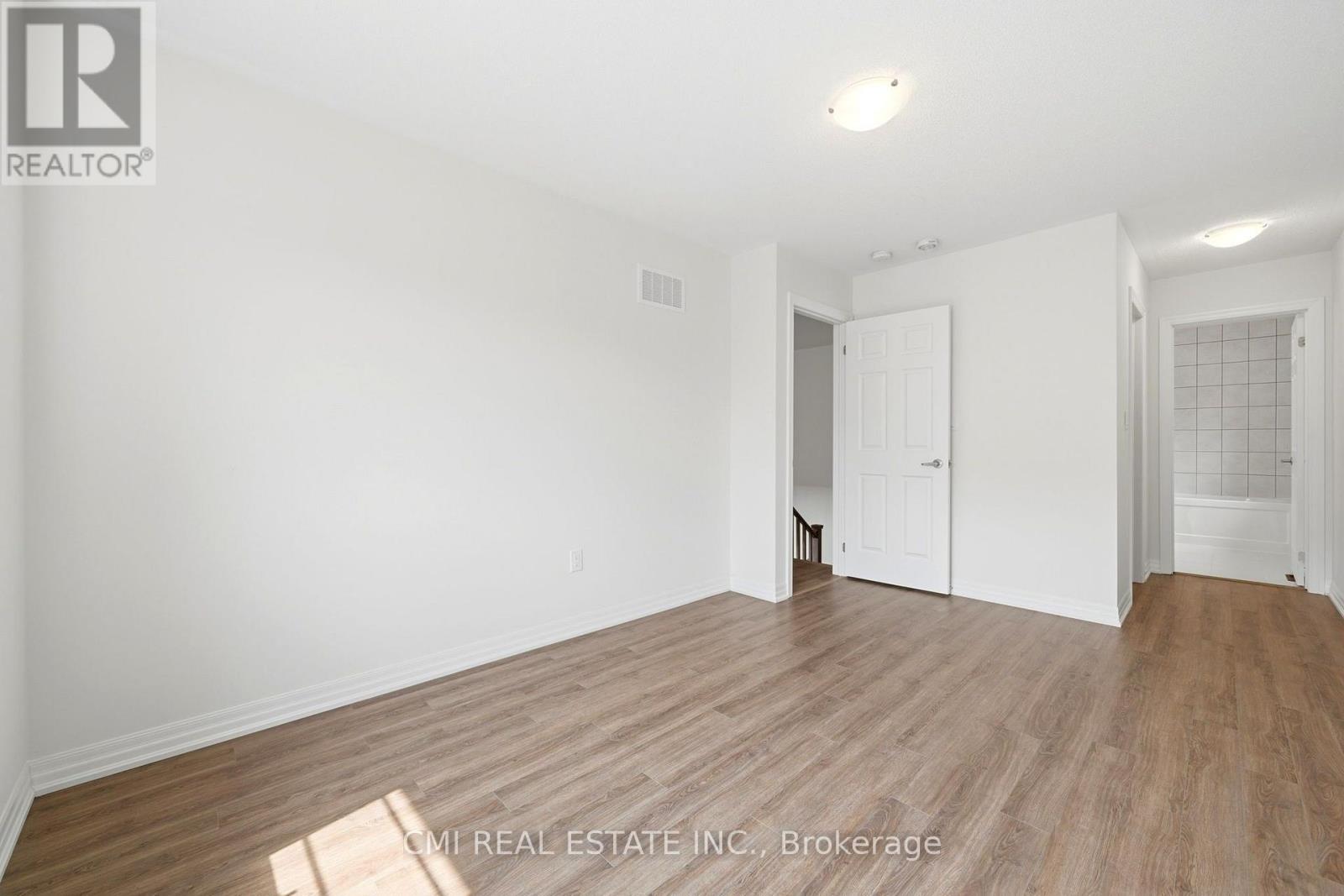2 GEORGE ELLIS DRIVE - 33
