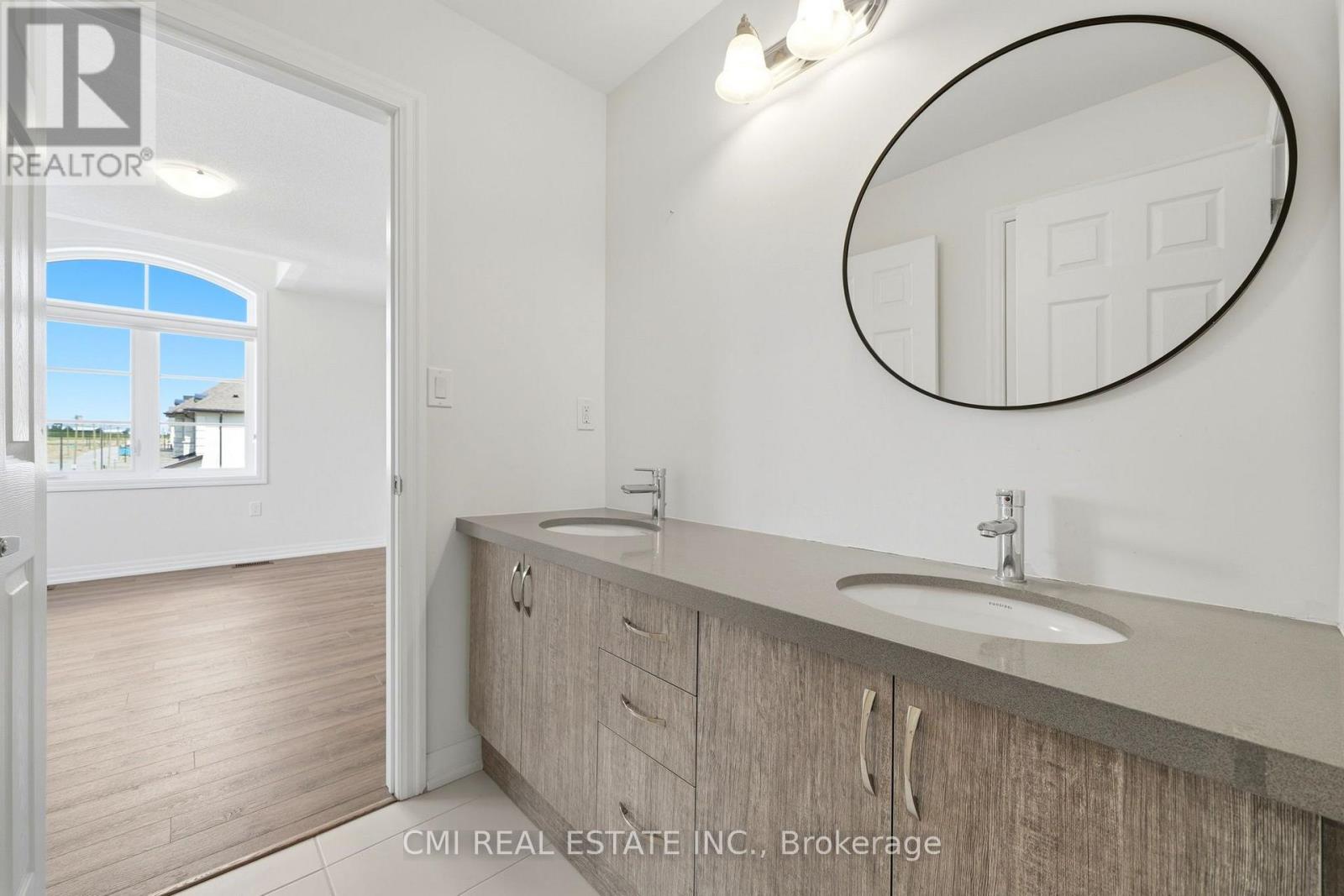 2 GEORGE ELLIS DRIVE - 38