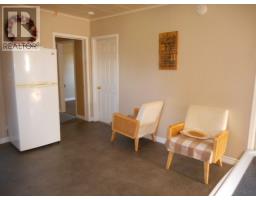 28 Poplar Road thumbnail 7
