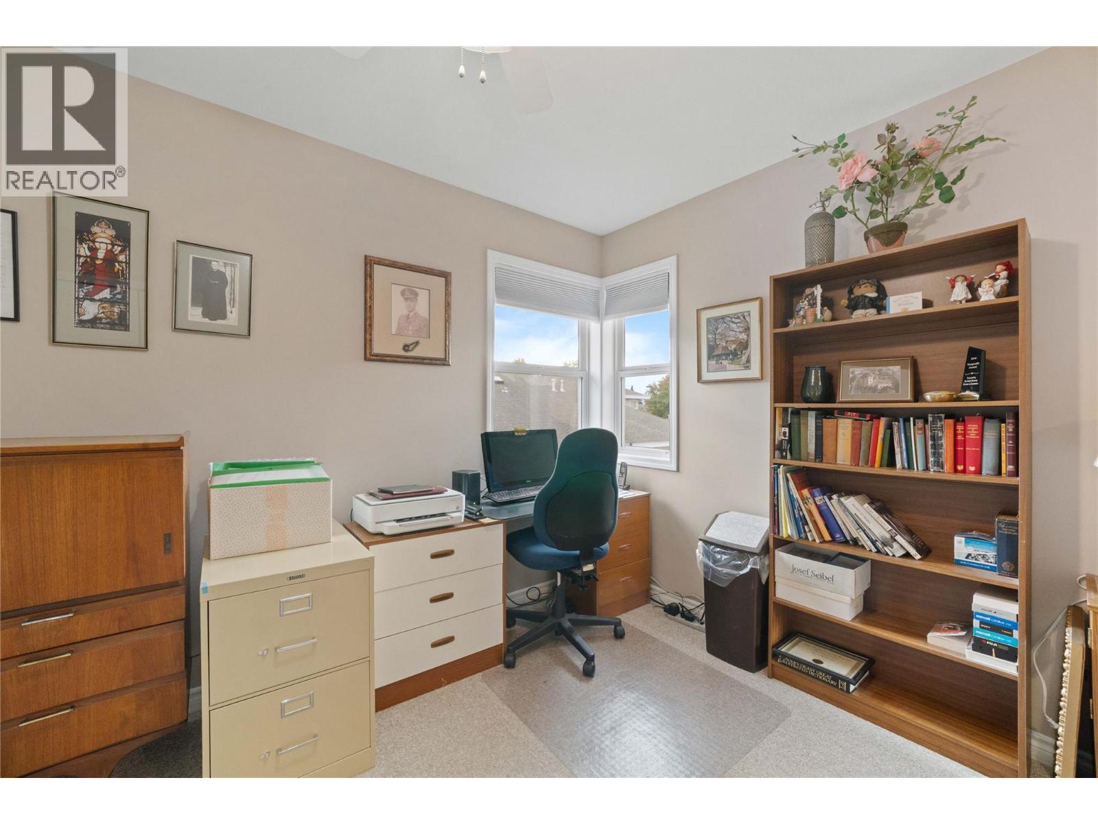 #10 51 8 Avenue SW - 19