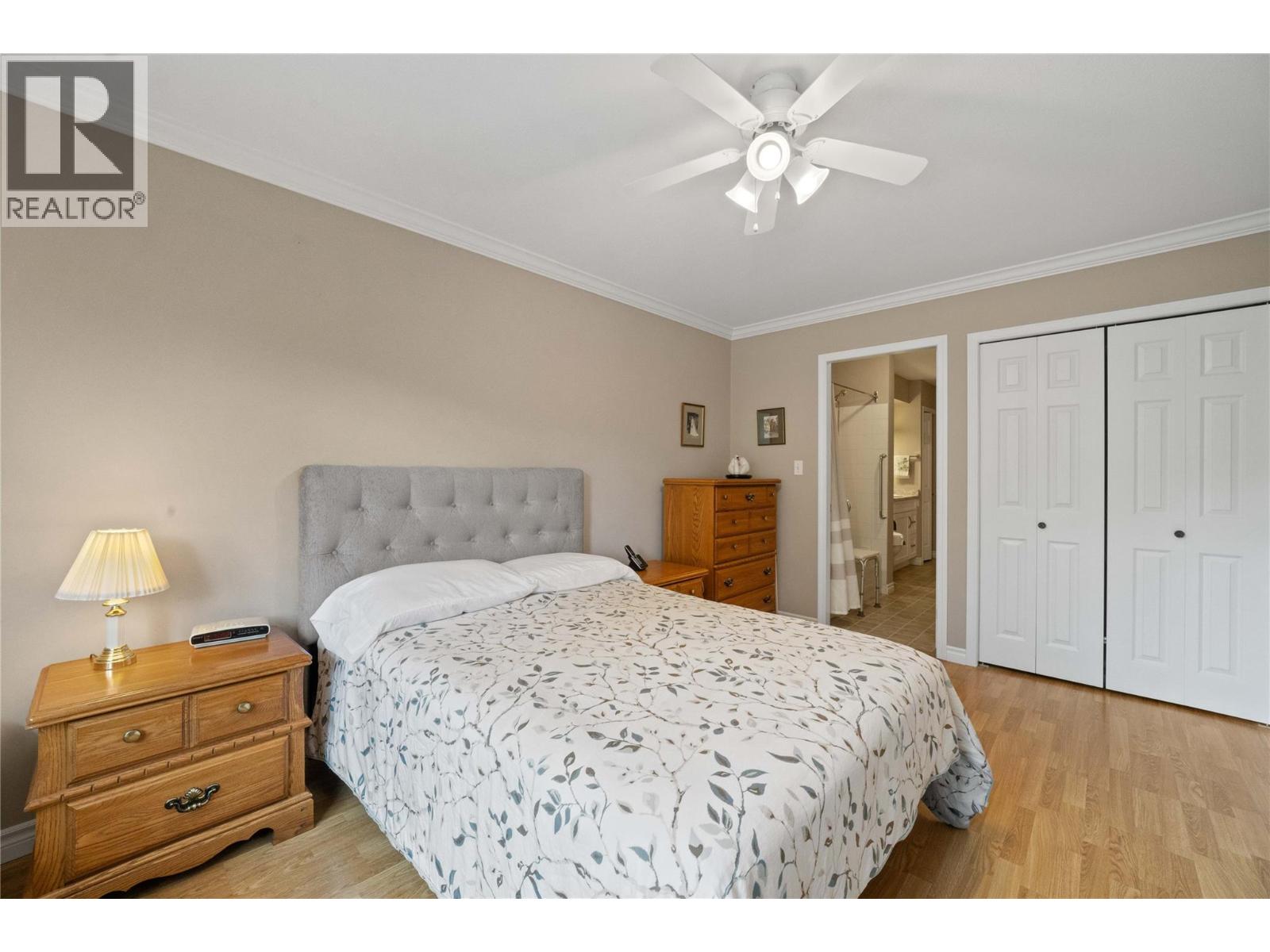 #10 51 8 Avenue SW - 15