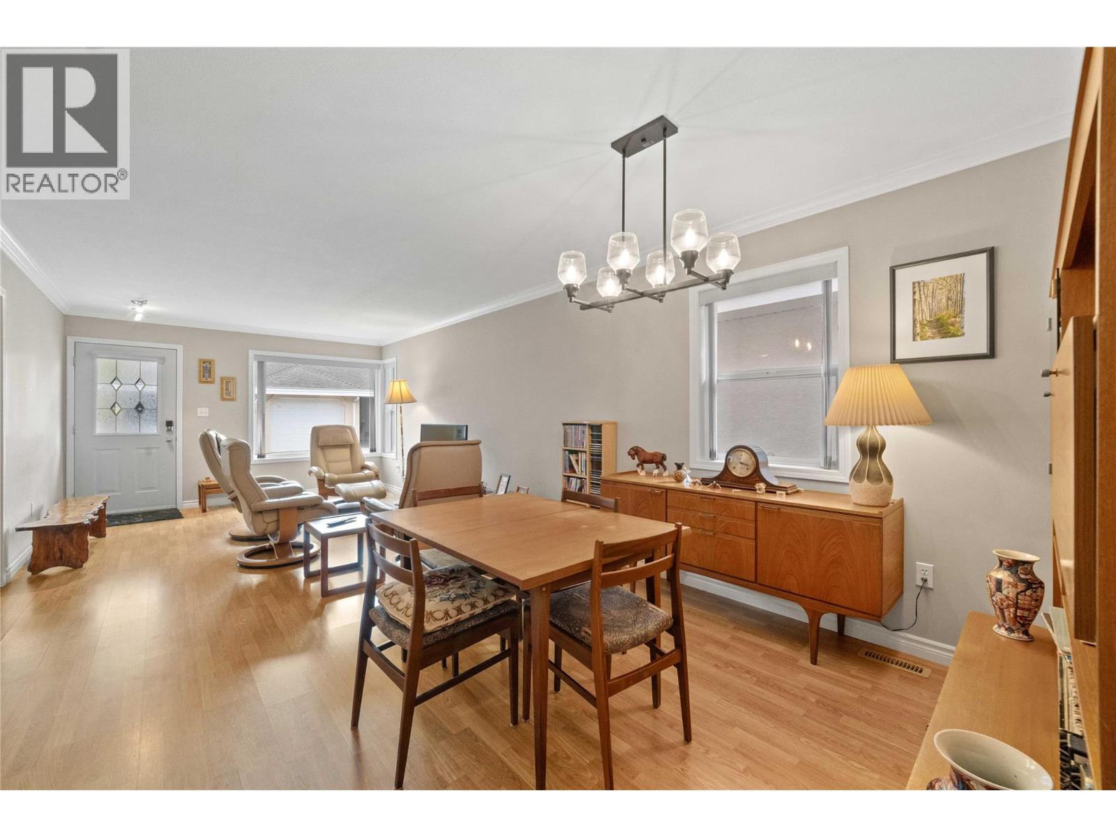#10 51 8 Avenue SW - 2