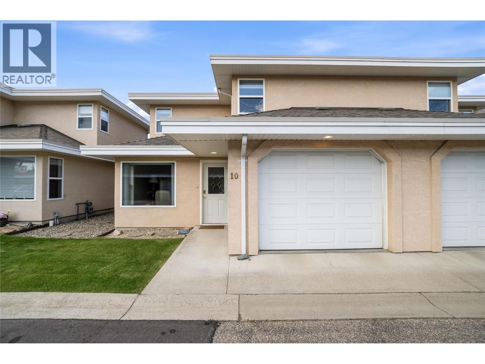 #10 51 8 Avenue SW - 1