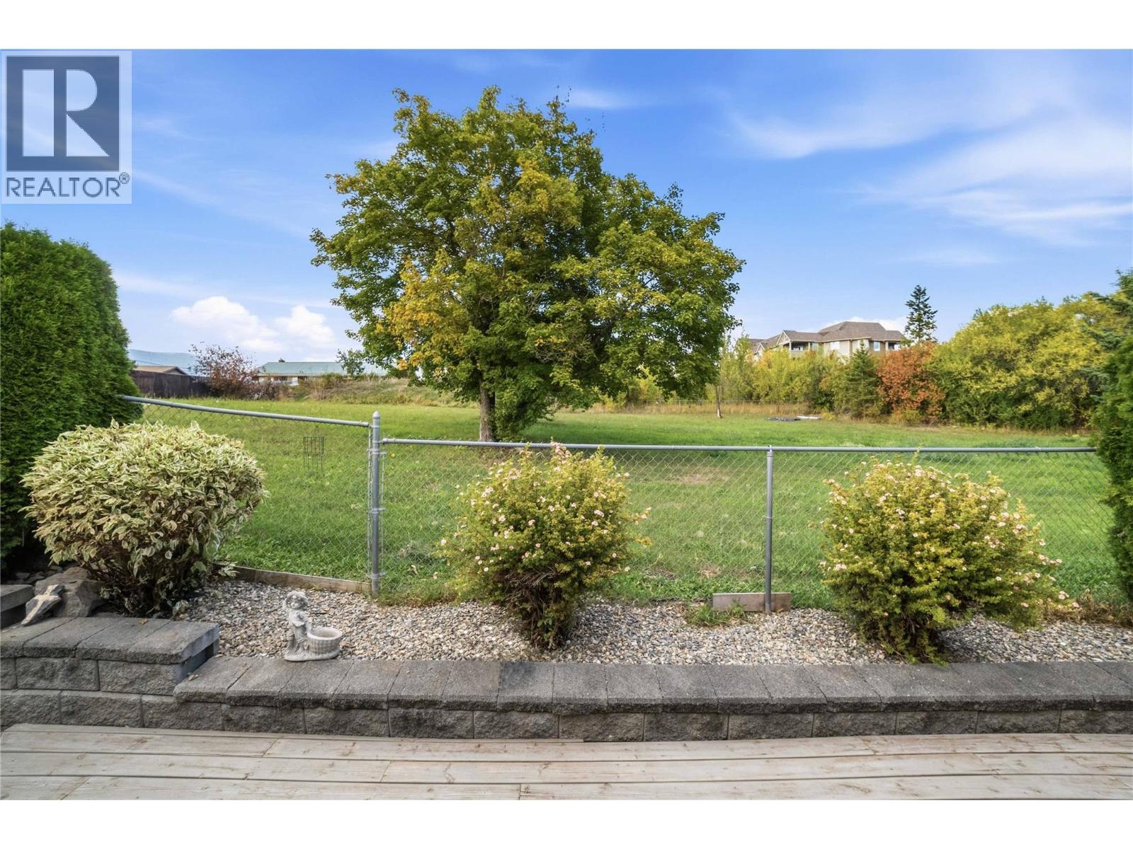 #10 51 8 Avenue SW - 27