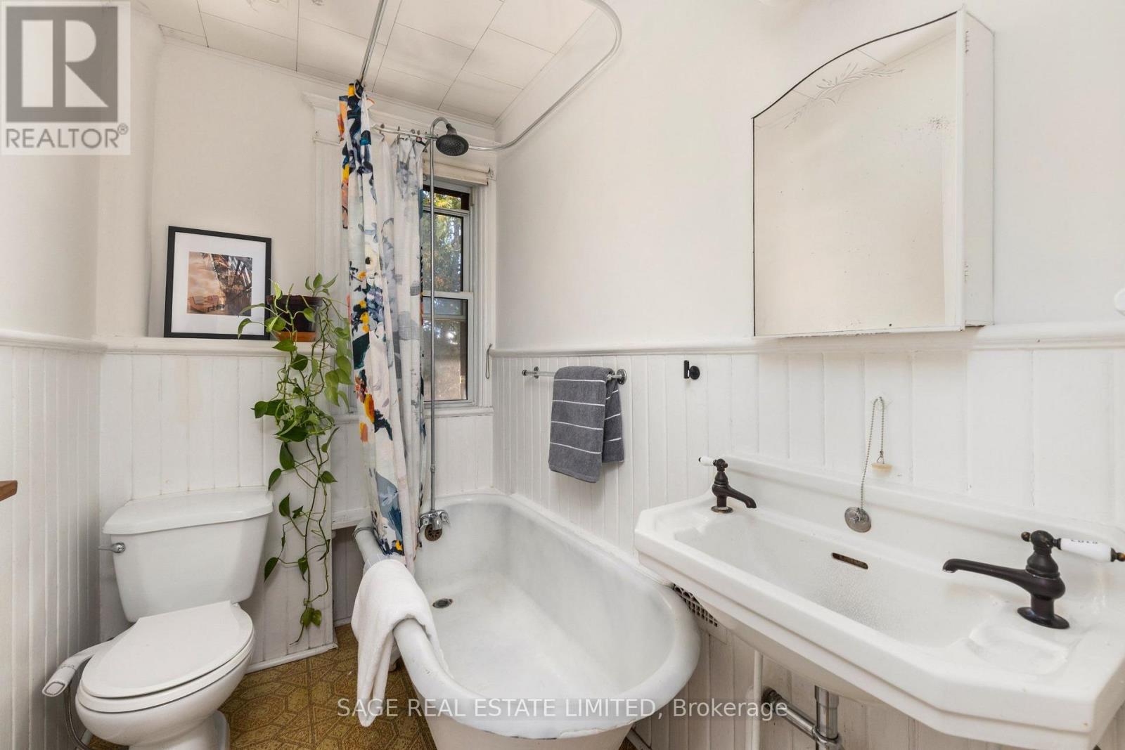 130 WEST LODGE AVENUE - 22