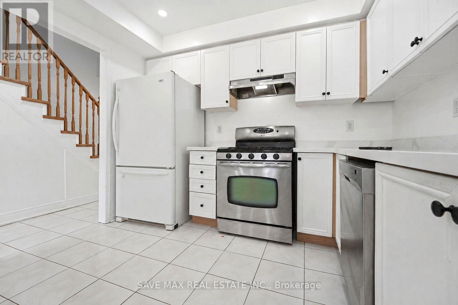 39 CARUSO DRIVE, Brampton (Fletcher's West) — photo 3