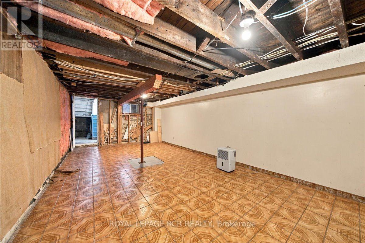 964 SHAW STREET - Image 31