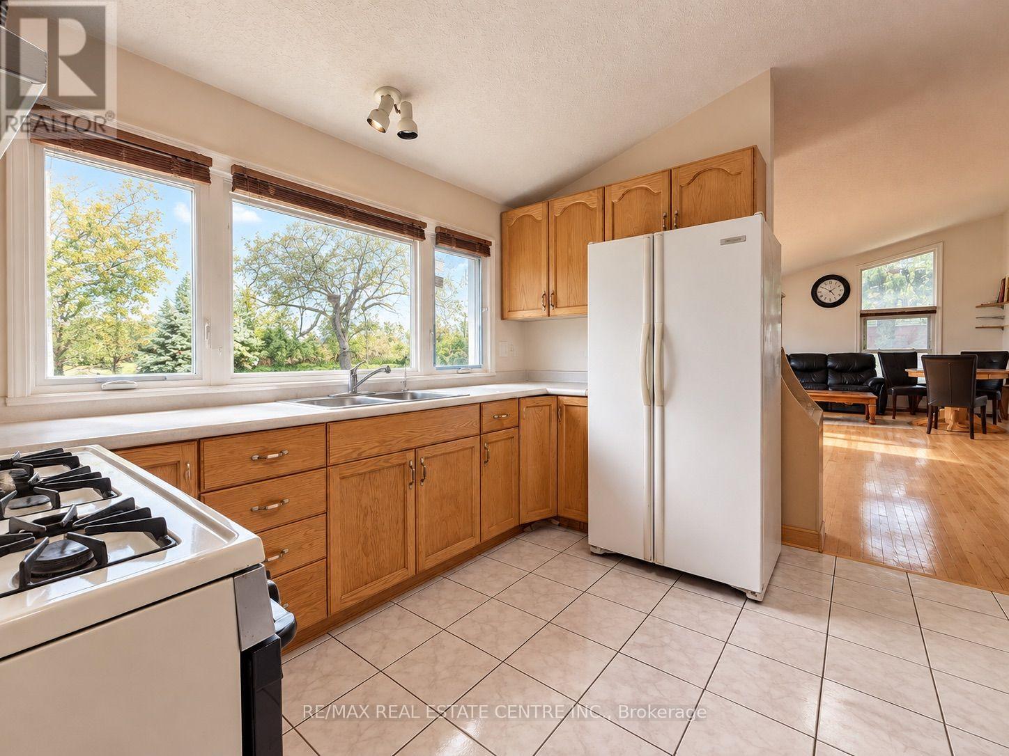 491 Elmira Road North, Guelph (Willow West/Sugarbush/West Acres), Ontario, N1K1C2, Guelph (Willow West/Sugarbush/West Acres), Ontario — photo 4 of 5