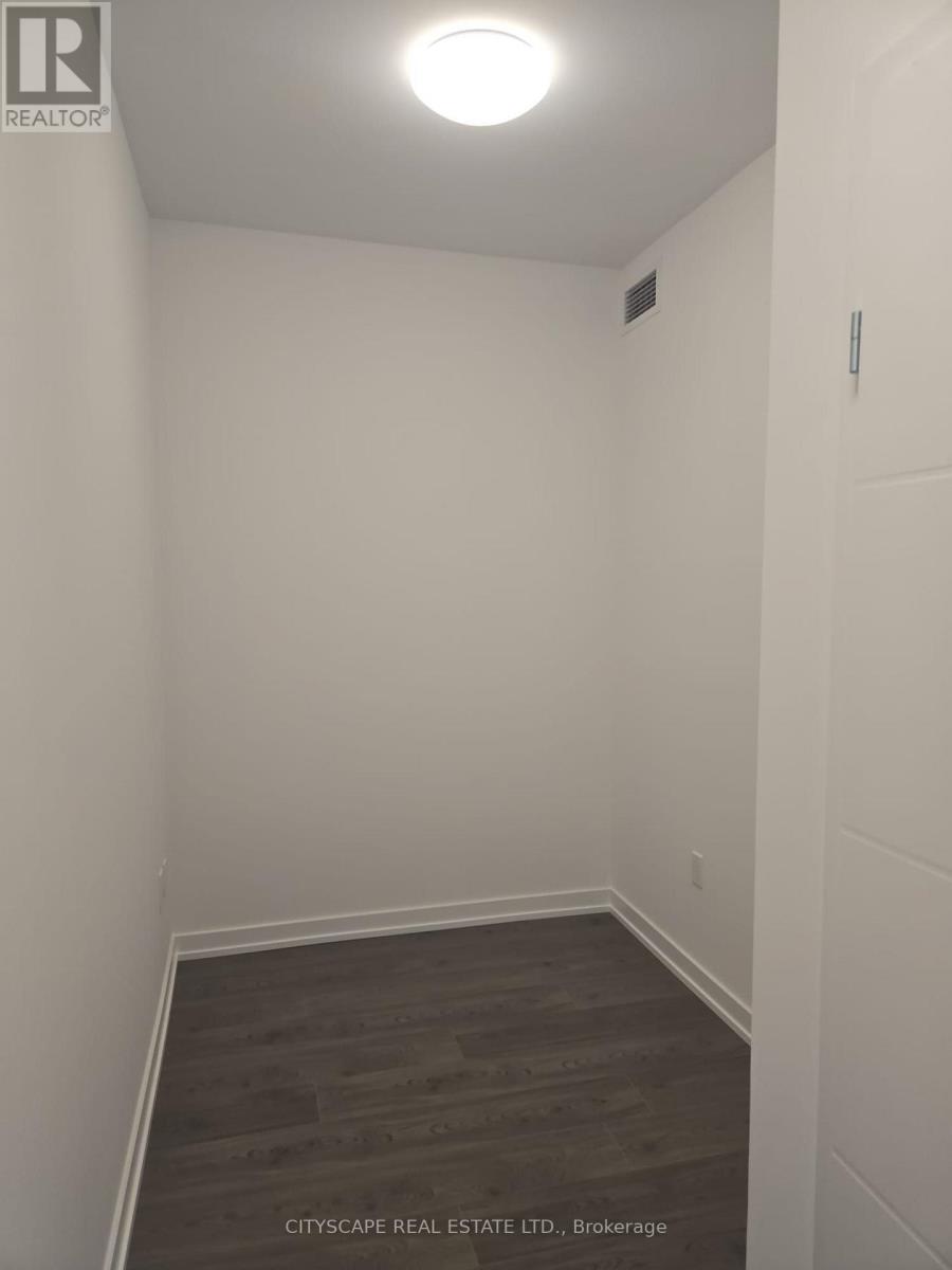 30 Francis Street South — photo 13