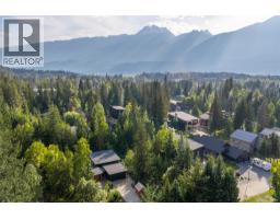 2077 Uplands Road, Revelstoke, BC V0E2S1 Photo 38