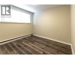 Kitchen - 499 East 16th Street, Hamilton, ON L9A4K9 Photo 13