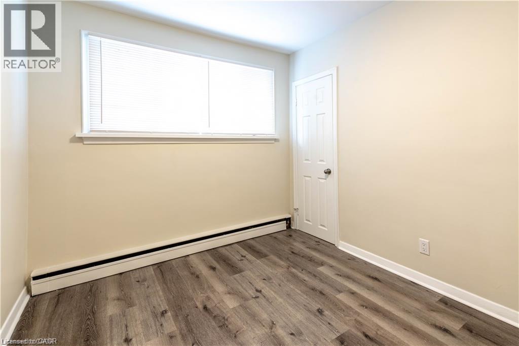 499 EAST 16TH Street, Hamilton — photo 12