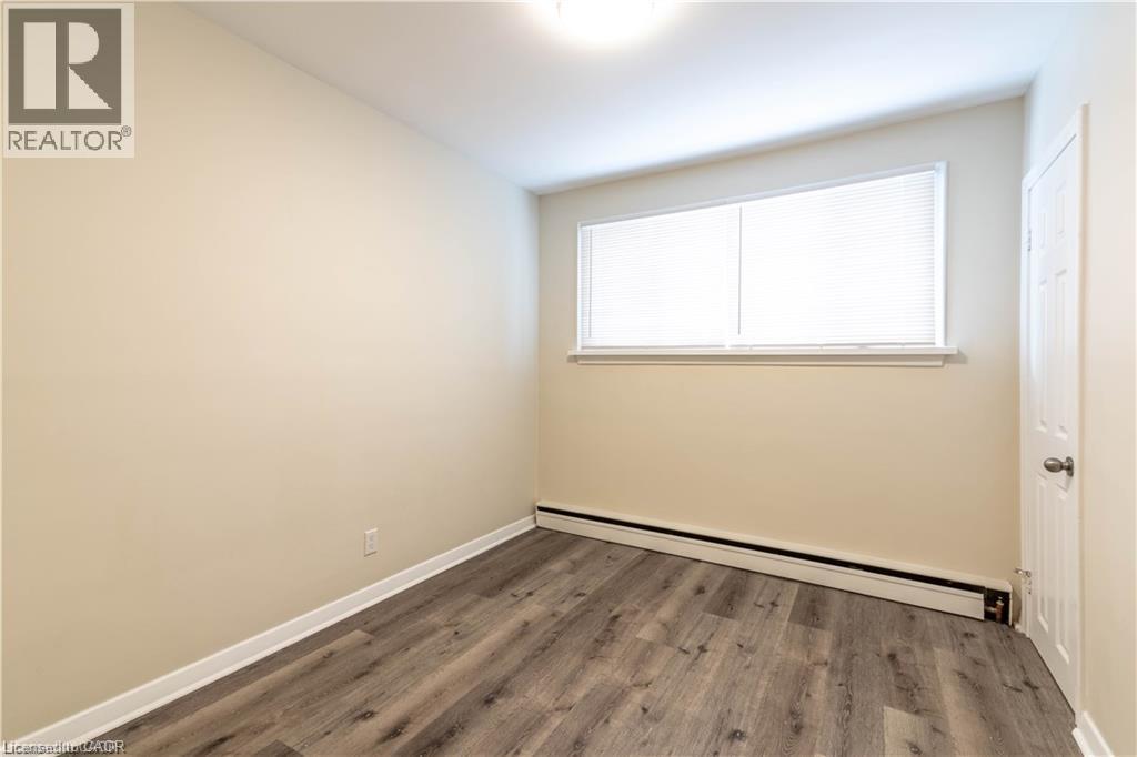 499 EAST 16TH Street, Hamilton — photo 10