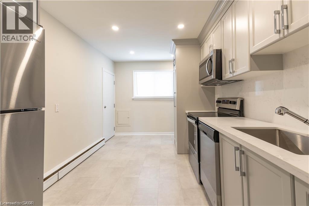 499 EAST 16TH Street, Hamilton — photo 9