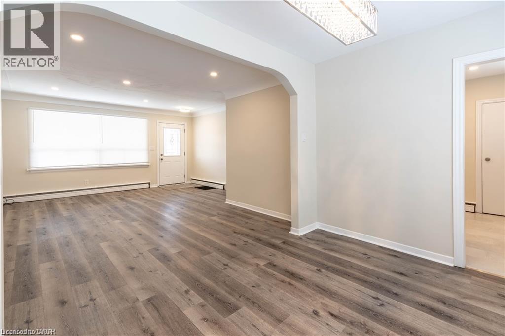 499 EAST 16TH Street, Hamilton — photo 6