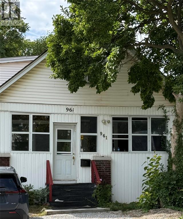 961 CAMPBELL, Windsor