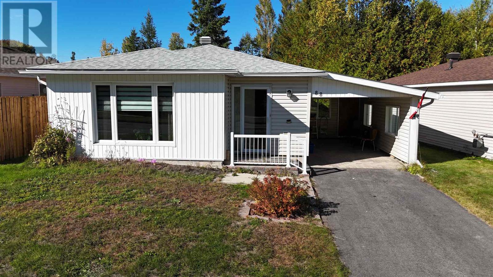 88 Esten DR S, Elliot Lake