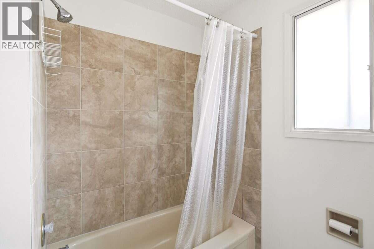  2555 Grenfell Road, Kelowna