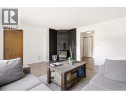 Primary Bedroom - 2555 Grenfell Road, Kelowna, BC V1Y3C9 Photo 10
