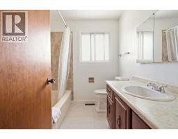 2555 Grenfell Road, Kelowna, BC V1Y3C9 Photo 38