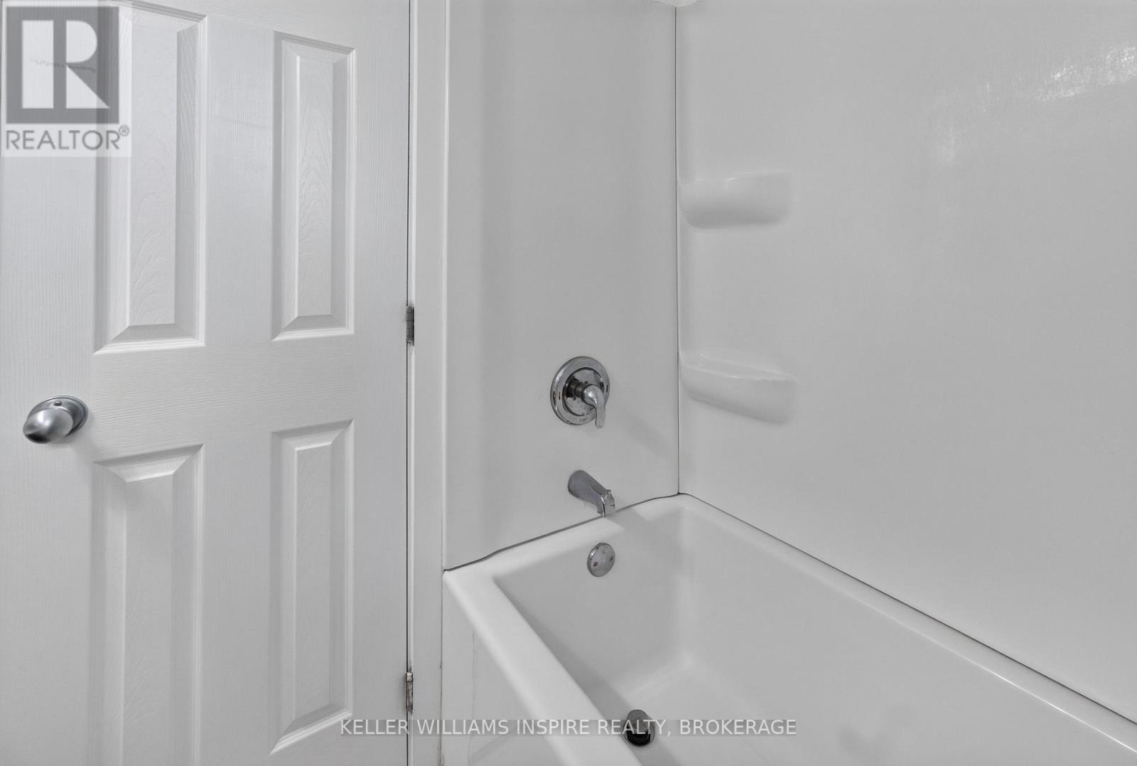 1004 OLD COLONY ROAD - Image 20