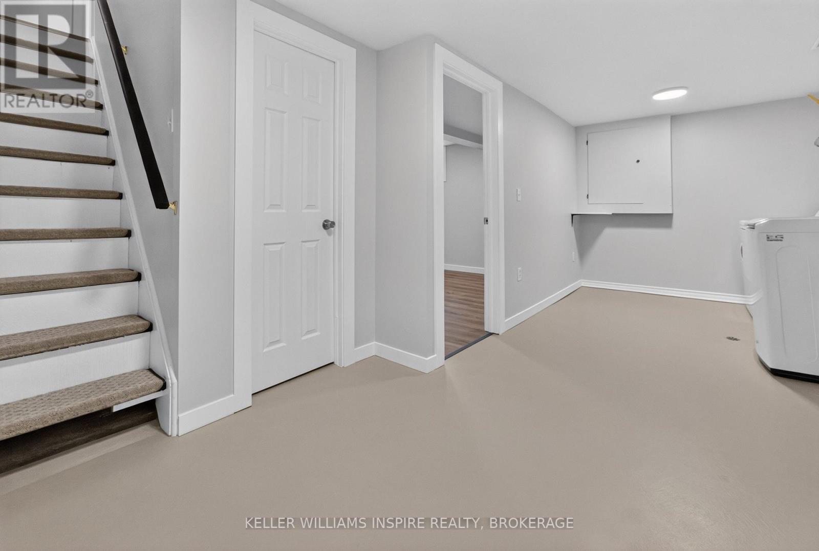 1004 OLD COLONY ROAD - Image 23