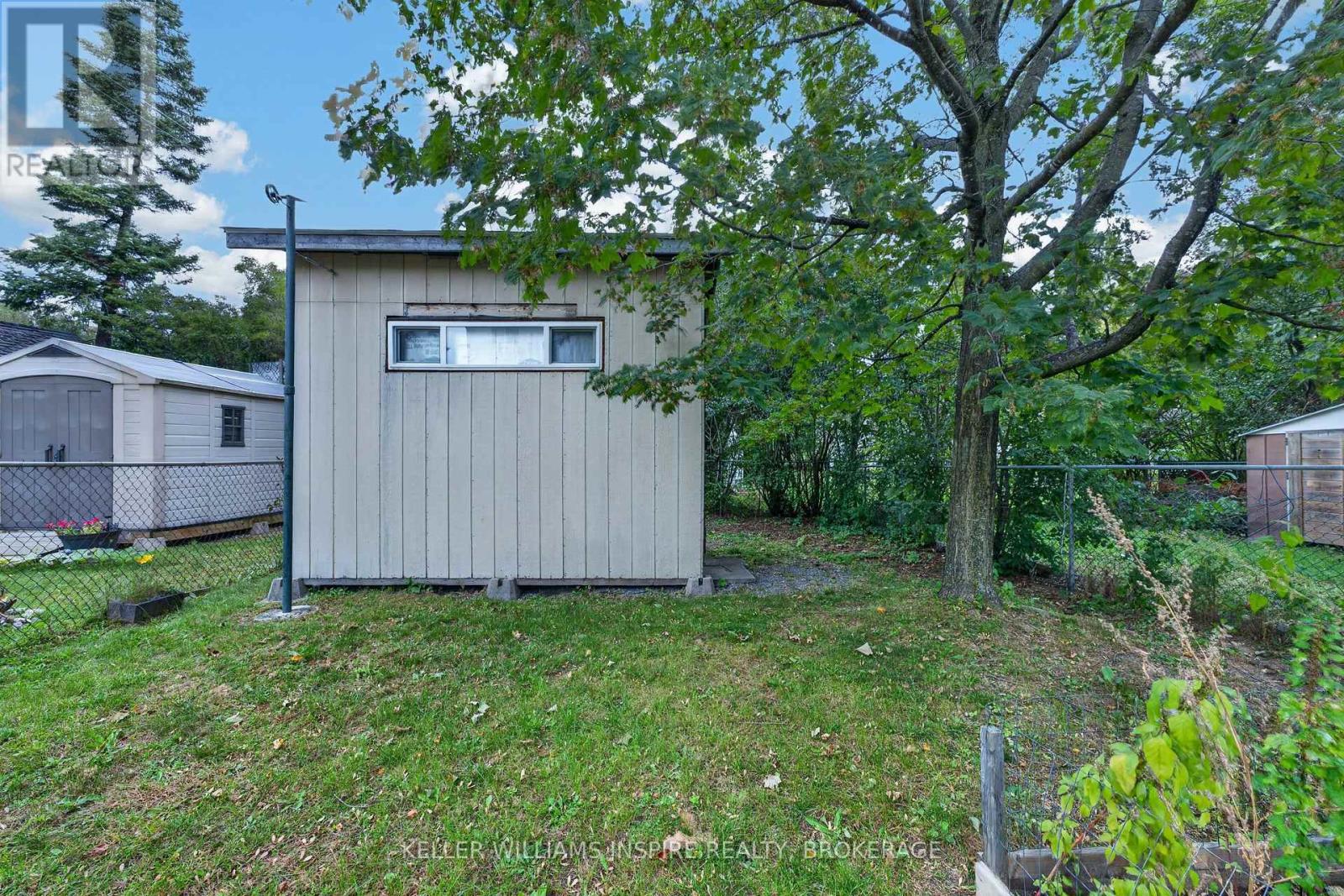1004 OLD COLONY ROAD - Image 27