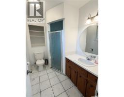 3pc Bathroom - 10 Evans Place, Meadow Lake, SK S9X1A4 Photo 11