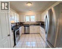 3pc Ensuite bath - 10 Evans Place, Meadow Lake, SK S9X1A4 Photo 6