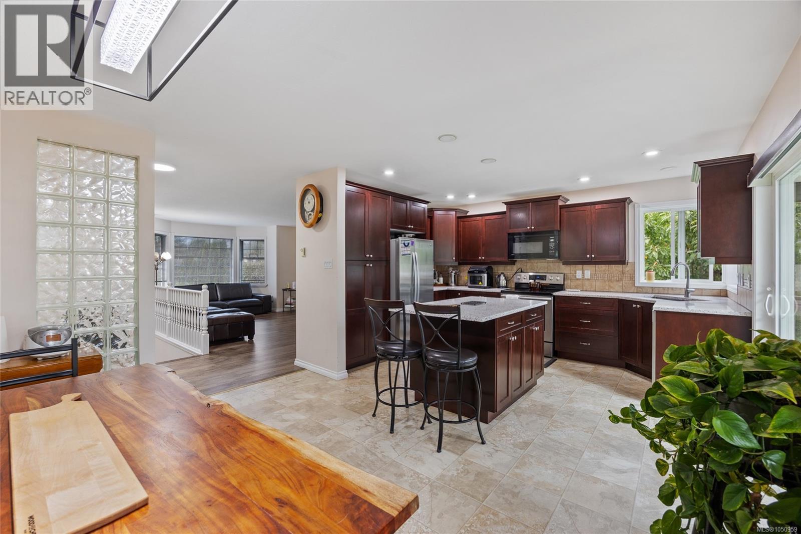 1557 Flicker Pl - Image 23