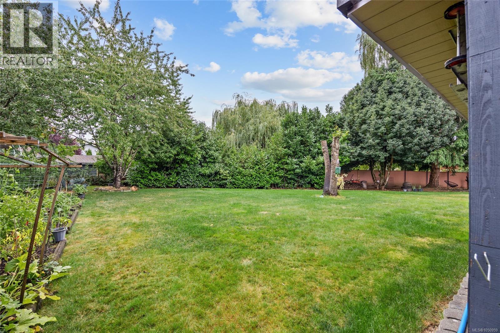1557 Flicker Pl - Image 43