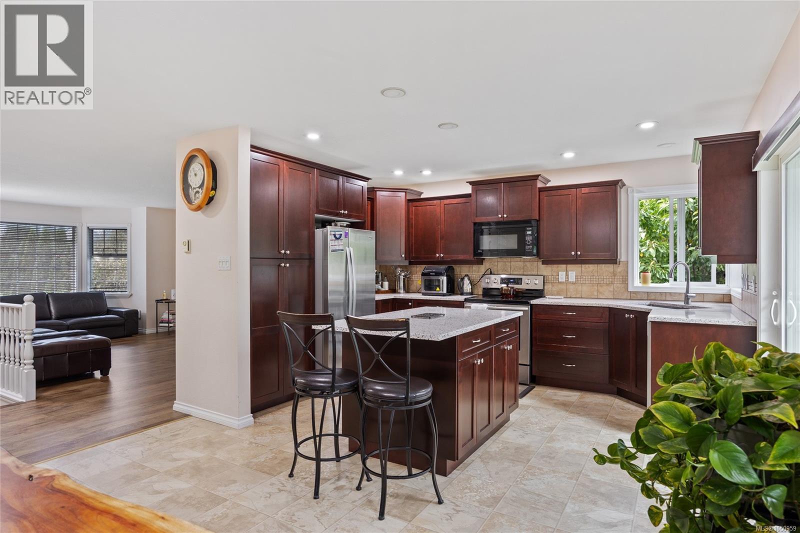 1557 Flicker Pl - Image 24