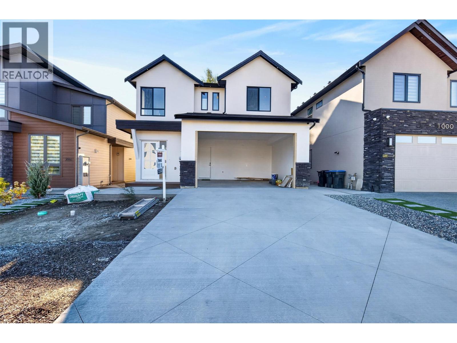 996 Bull Crescent, Kelowna