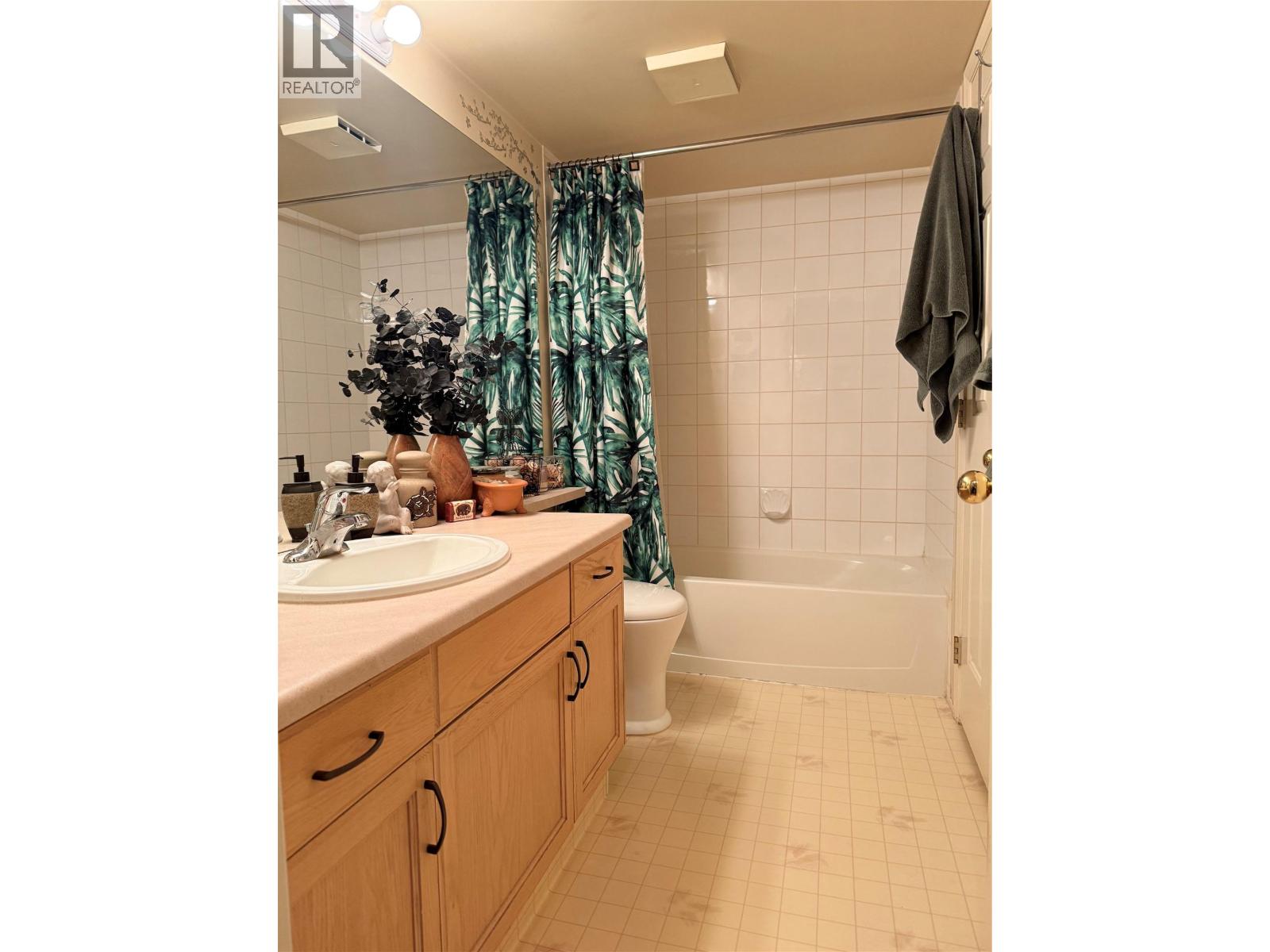 407 3115 De Montreuil Court, Kelowna