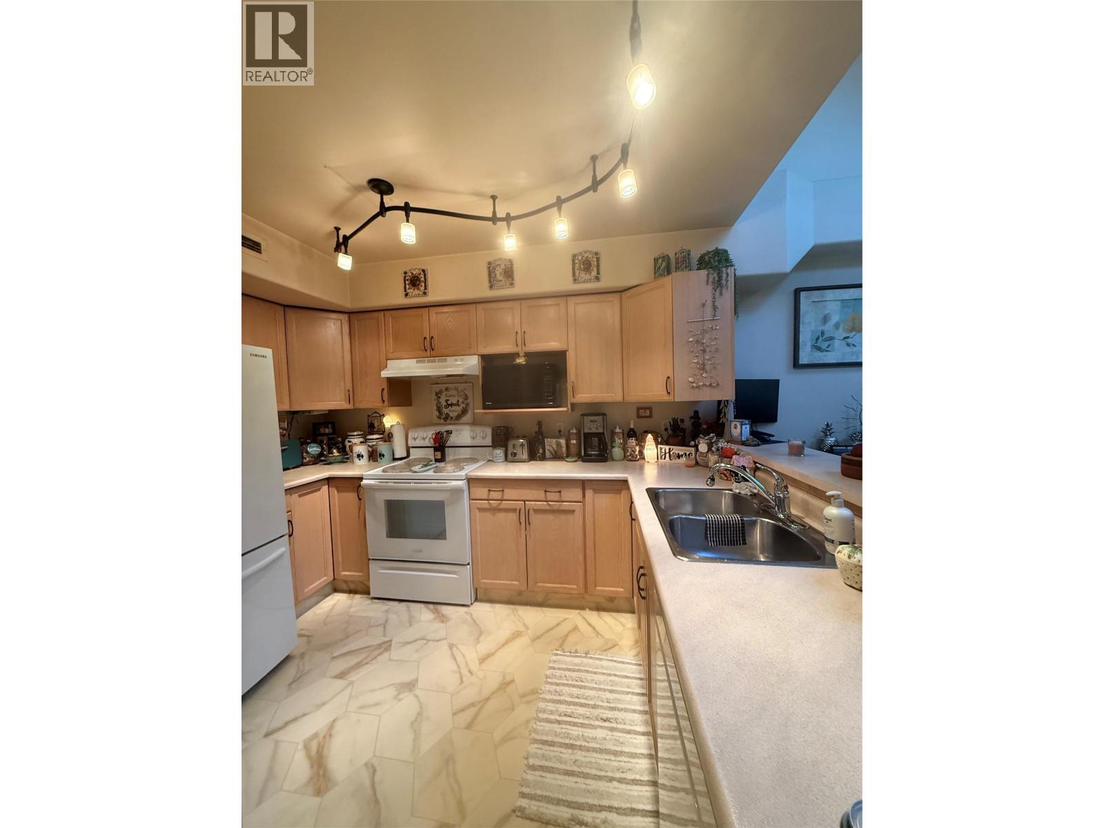 407 3115 De Montreuil Court, Kelowna