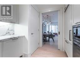 602 - 77 Charles Street W, Toronto, ON M5S0B2 Photo 6